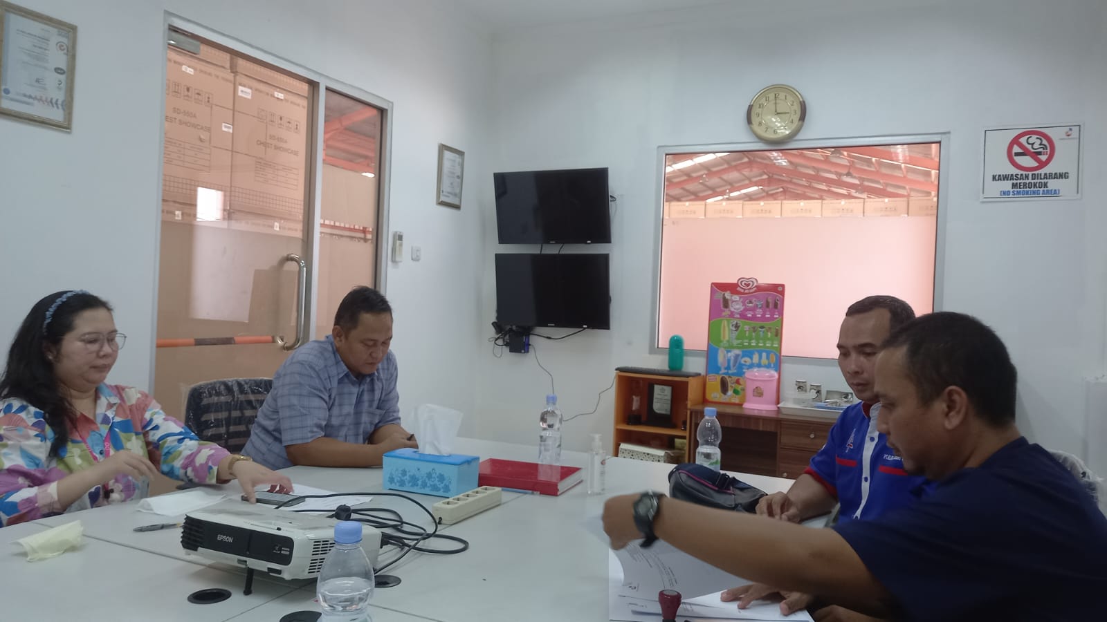 Kerja sama perbaikan mesin pendingin dengan sebuah perusahaan ternama